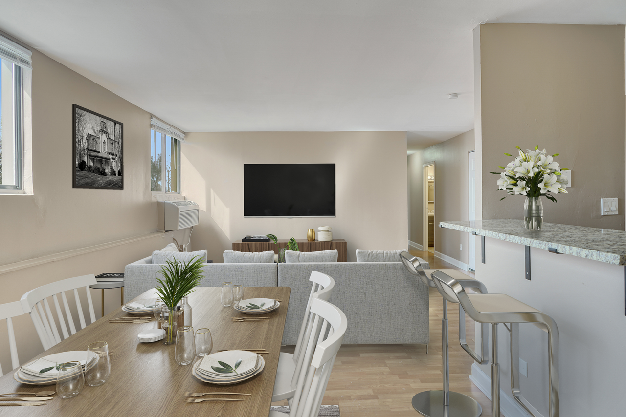 4724 S Vincennes Ave403 #403 - Photo 2 of 26