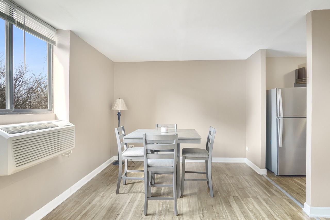 4724 S Vincennes Ave403 #403 - Photo 5 of 26