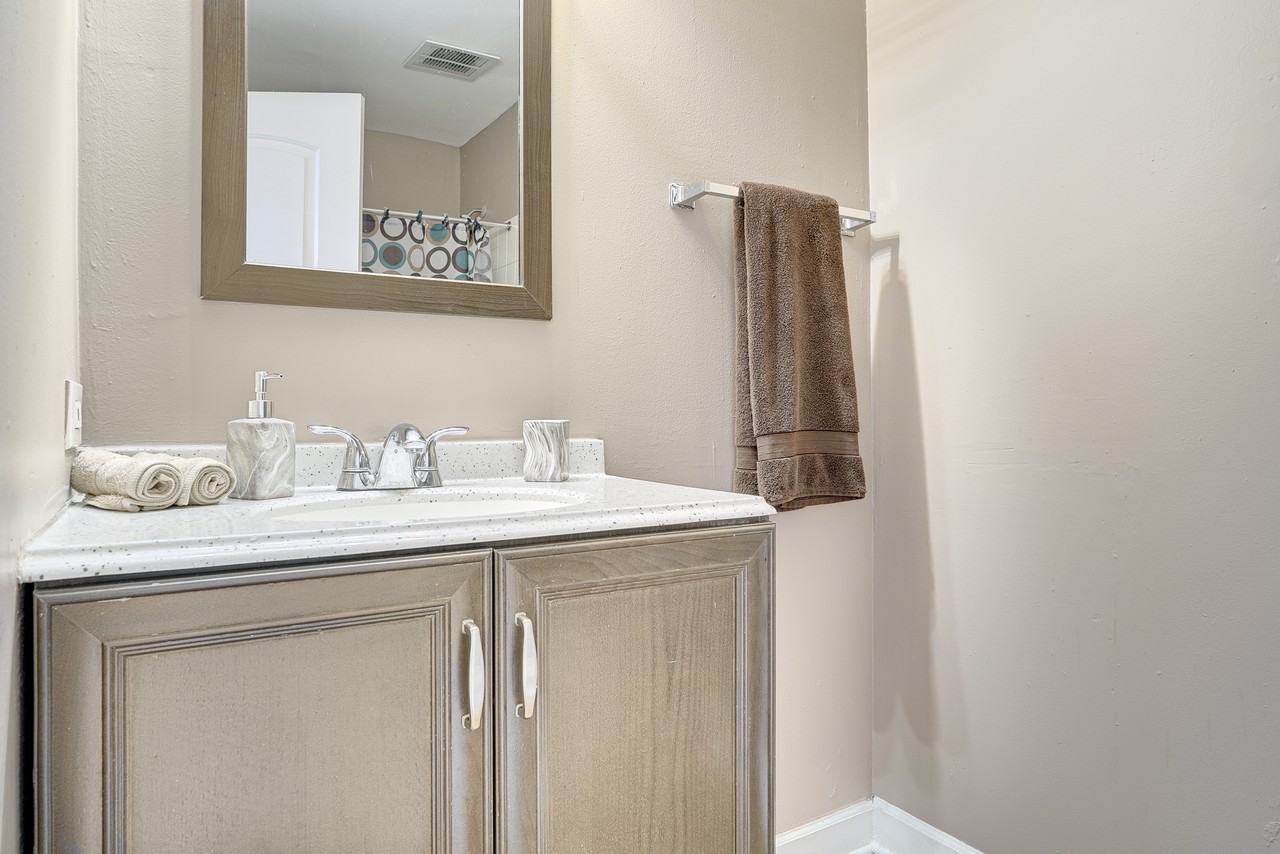 4724 S Vincennes Ave403 #403 - Photo 6 of 26