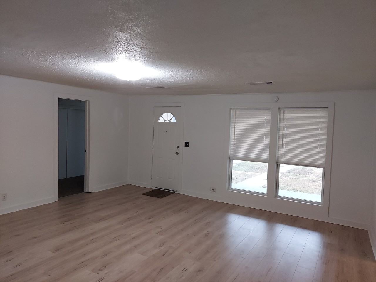 1120 28th St #1 - Photo 7 of 14