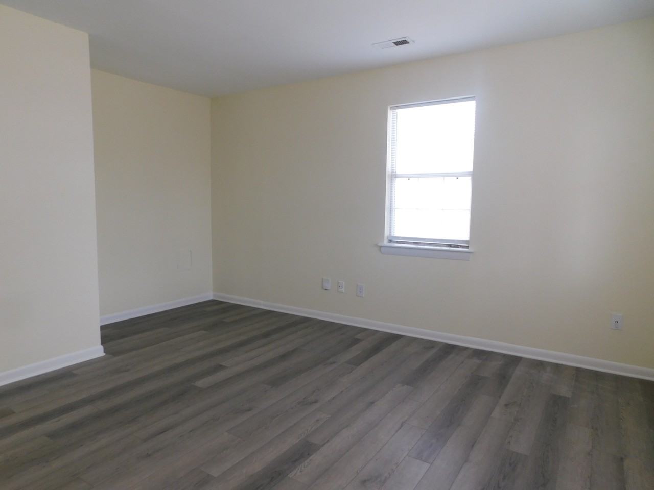 416 E 19th St #1 - Photo 3 of 20