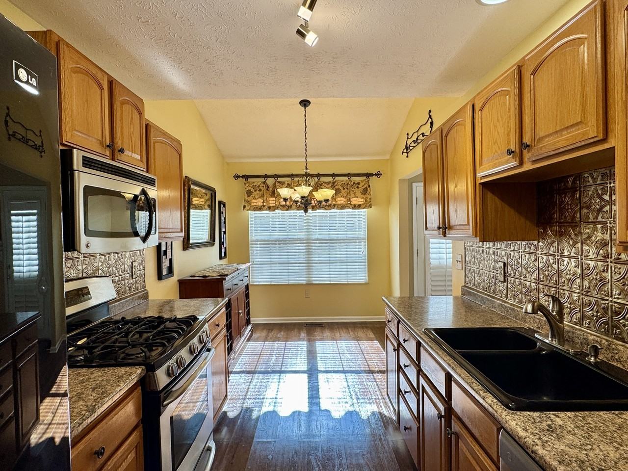 174 Depew Dr #1 - Photo 7 of 25