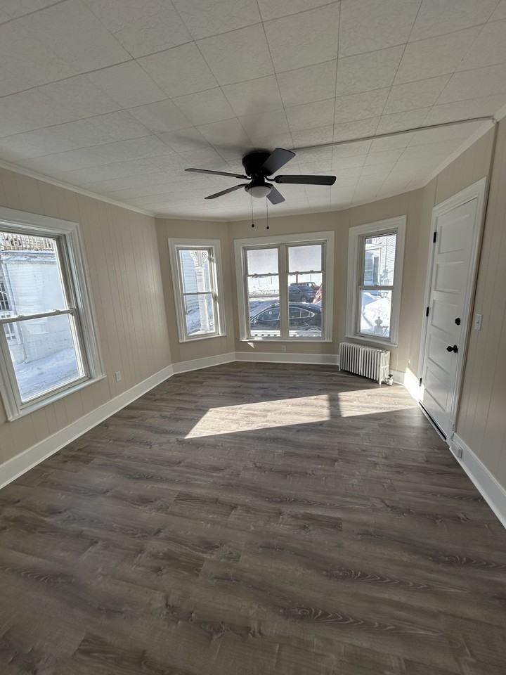 148 Hamilton St #1 - Photo 4 of 6