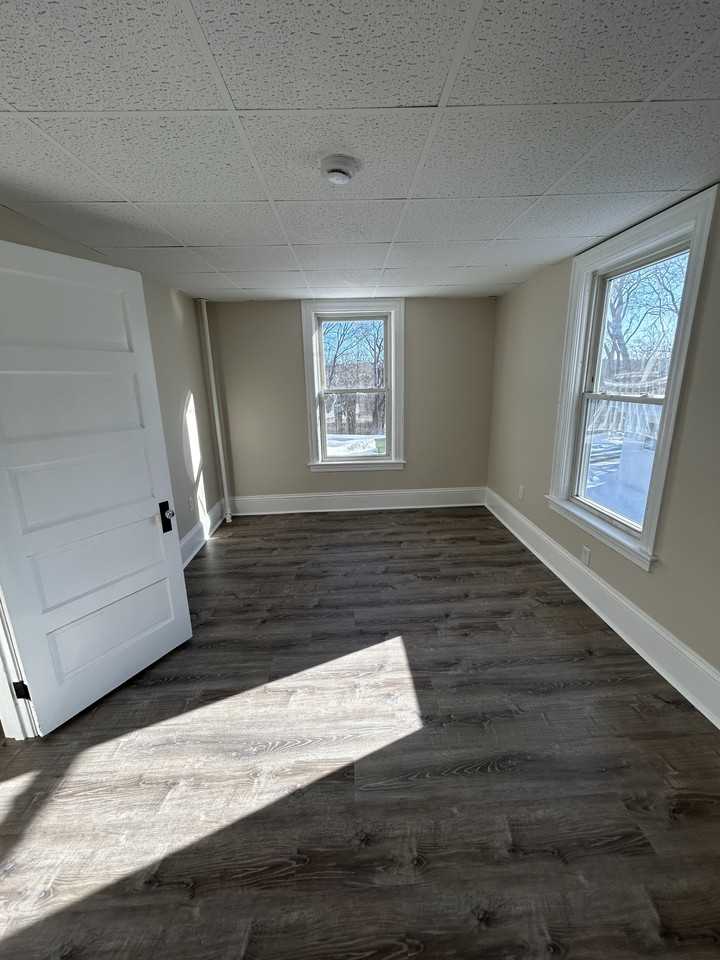 148 Hamilton St #1 - Photo 5 of 6