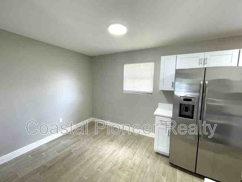 8310 Croton Ave - Photo 7 of 23