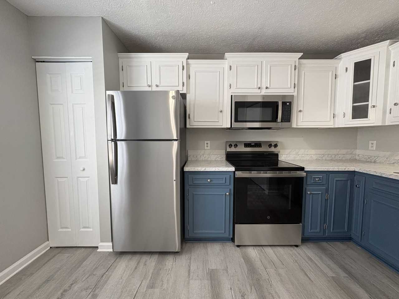 1410 Ashbourne Dr #1 - Photo 6 of 30