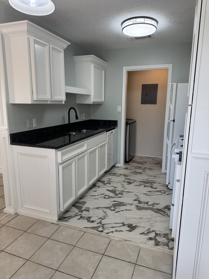 10604 Sharp Blvd - Photo 2 of 16