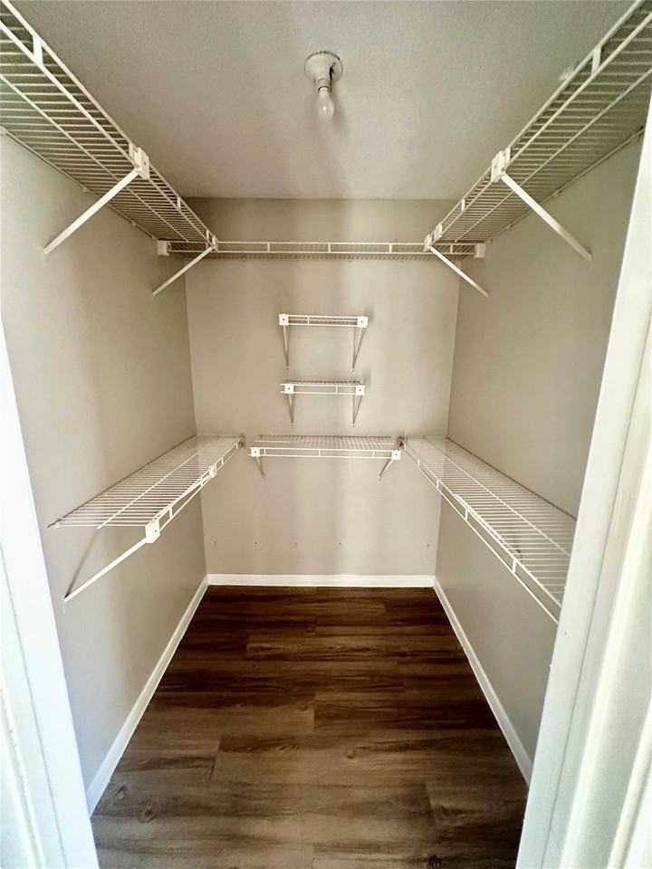 1102 Serenada Dr - Photo 7 of 12