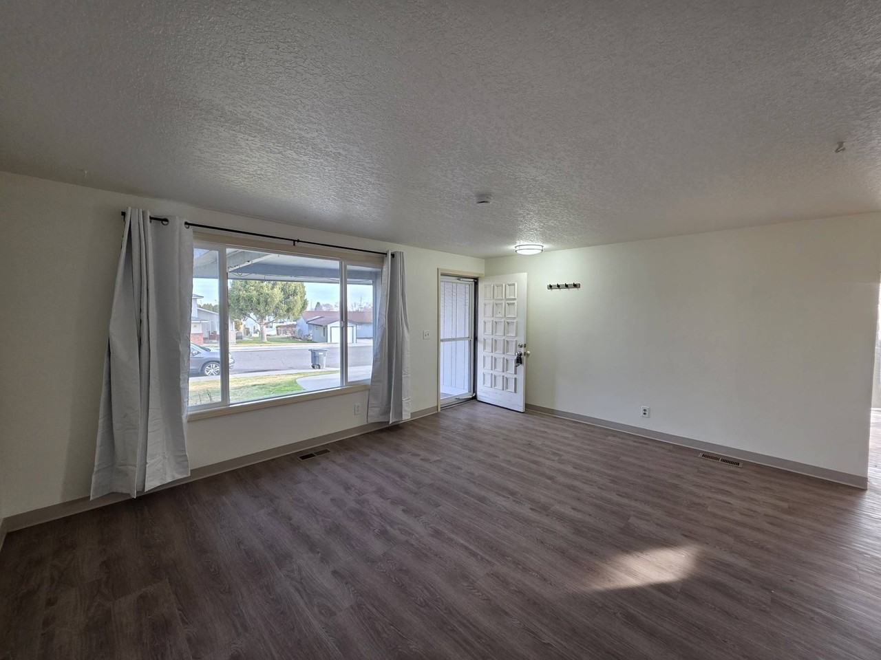 1607 S Olson St #1 - Photo 5 of 22