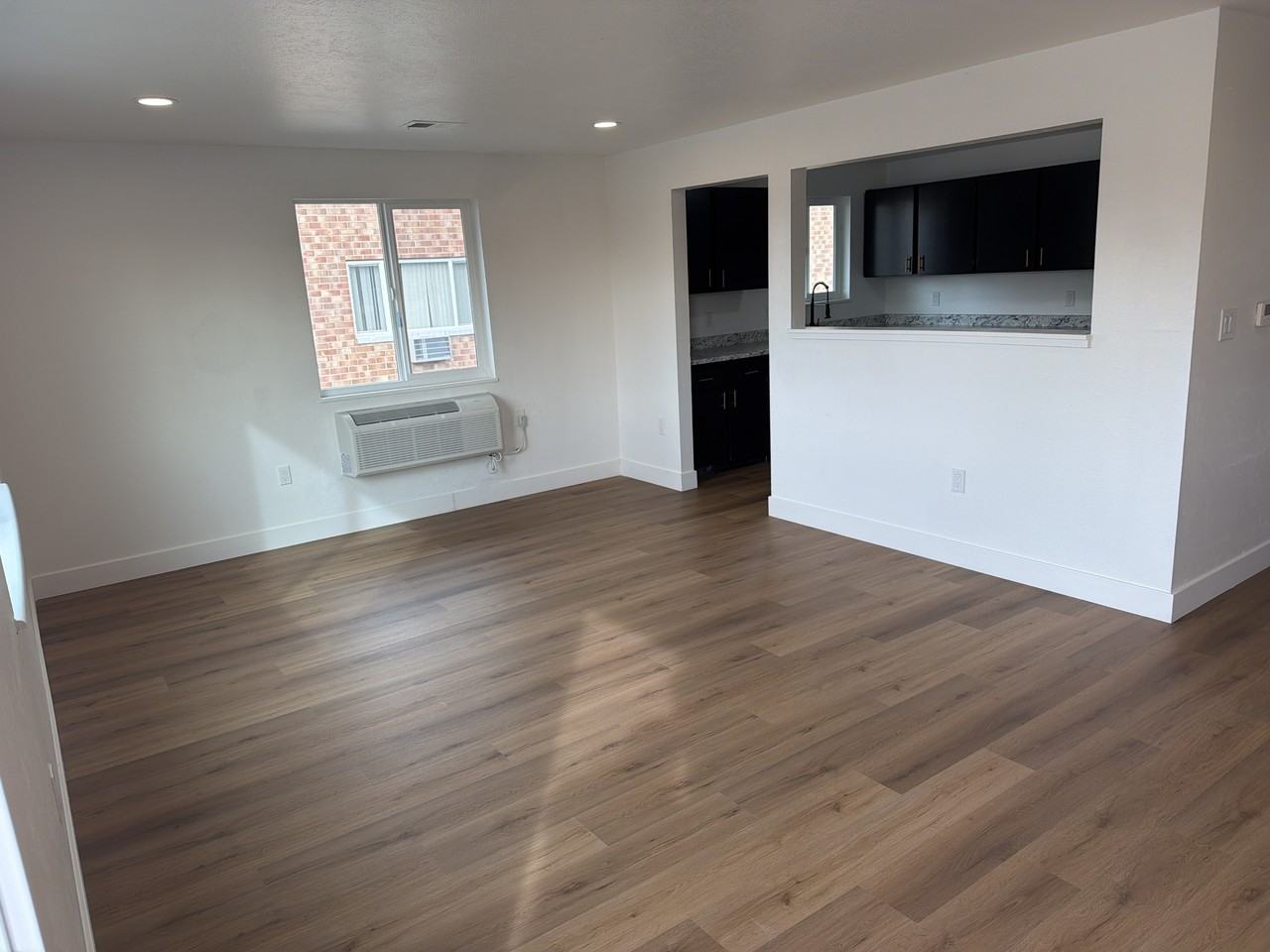 414 S 7th Ave #414 - Photo 3 of 11