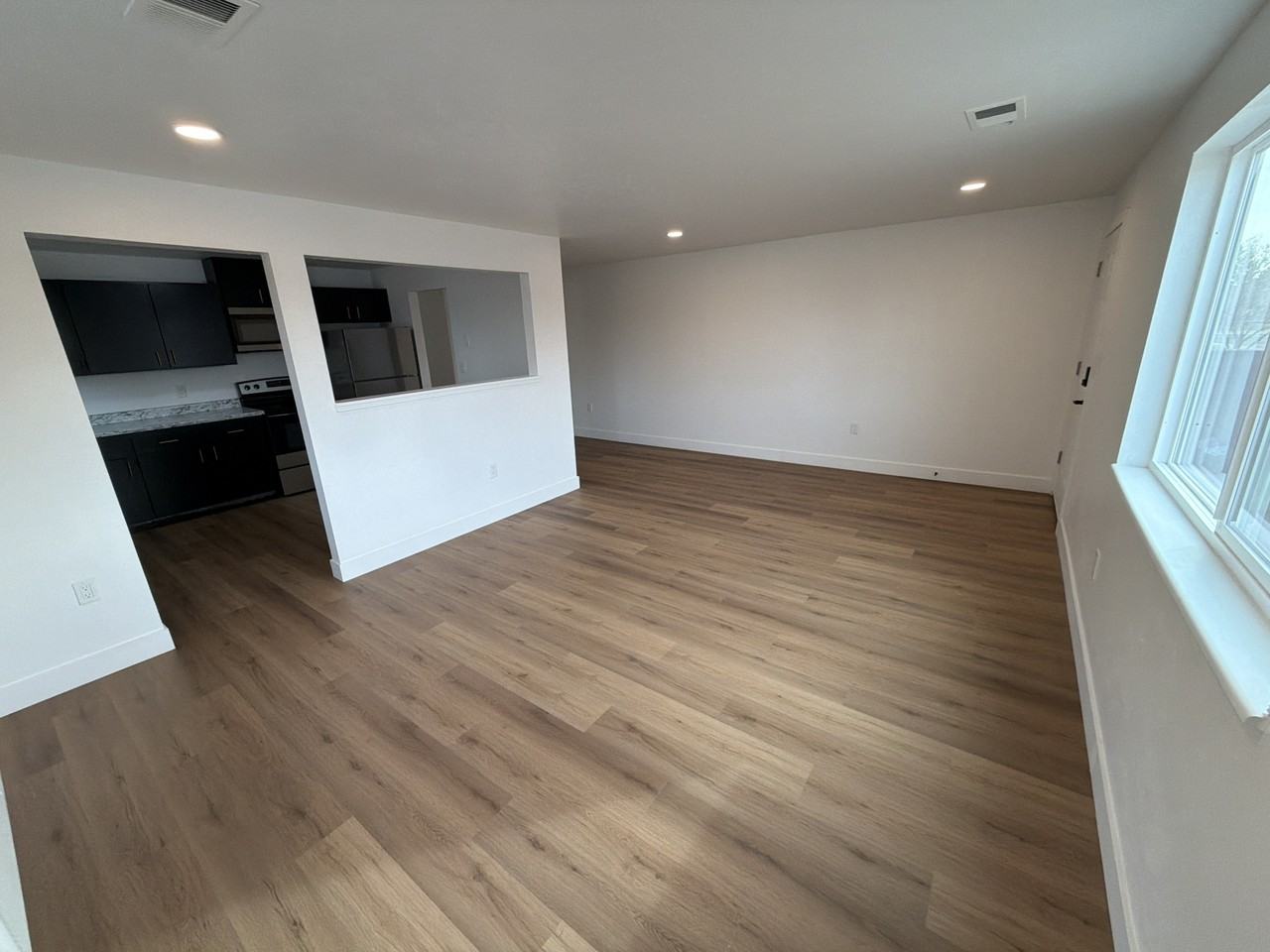 414 S 7th Ave #414 - Photo 4 of 11