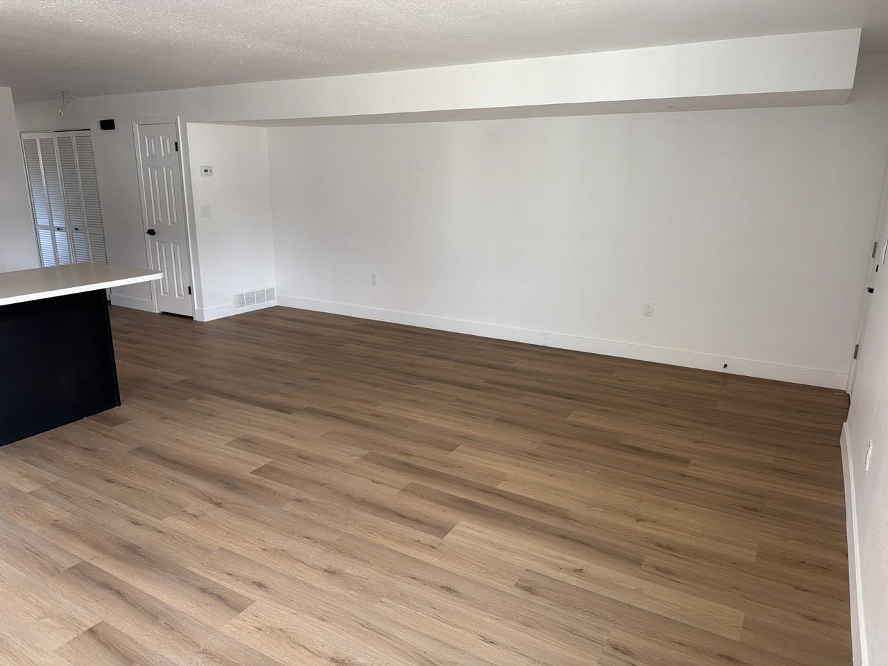 412 S 7th Ave #412 - Photo 4 of 25