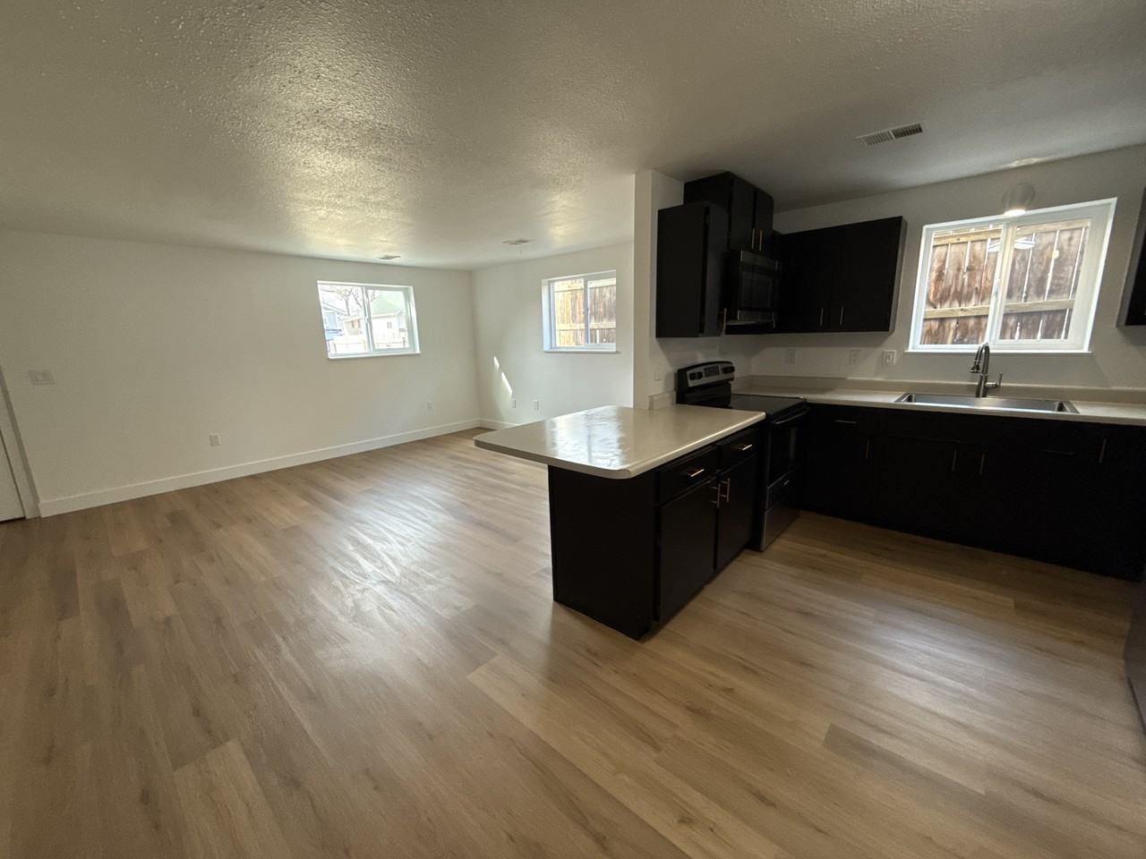 412 S 7th Ave #412 - Photo 5 of 25