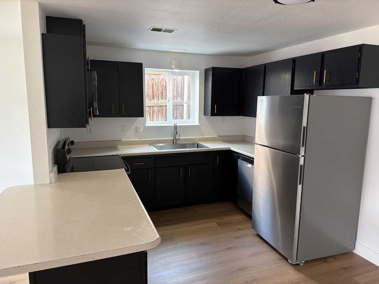 412 S 7th Ave #412 - Photo 6 of 25