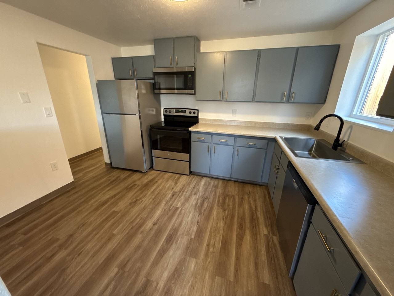 418 S 7th Ave #418 - Photo 5 of 20