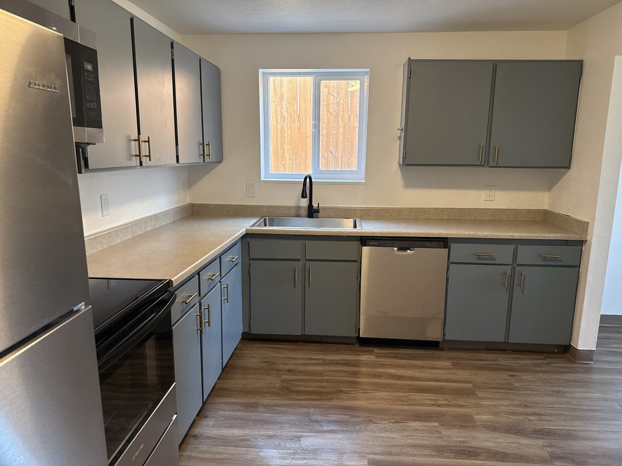 418 S 7th Ave #418 - Photo 6 of 20