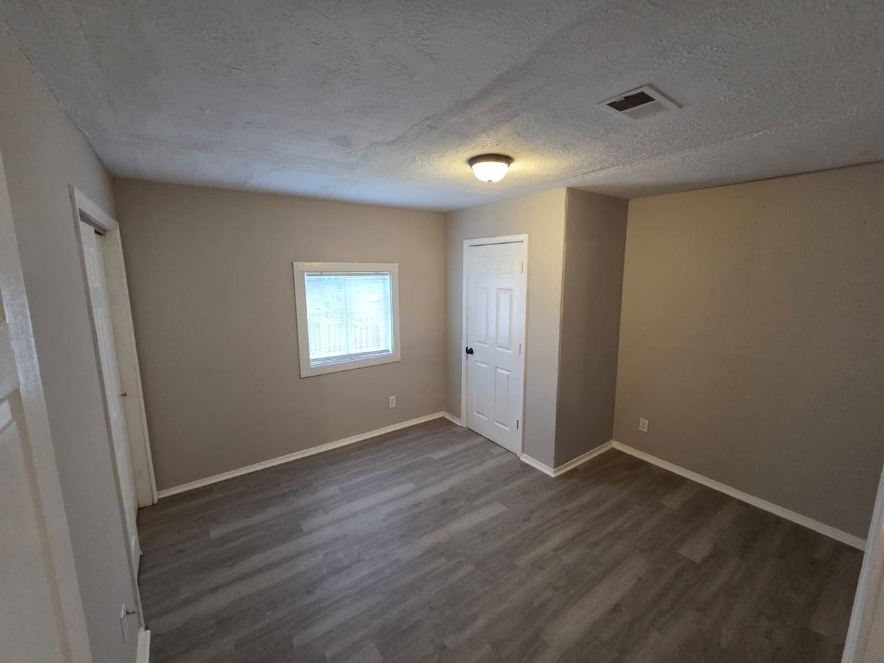 1352 Dianne Dr #1 - Photo 3 of 10