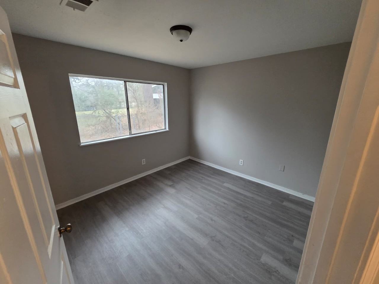 1352 Dianne Dr #1 - Photo 4 of 10