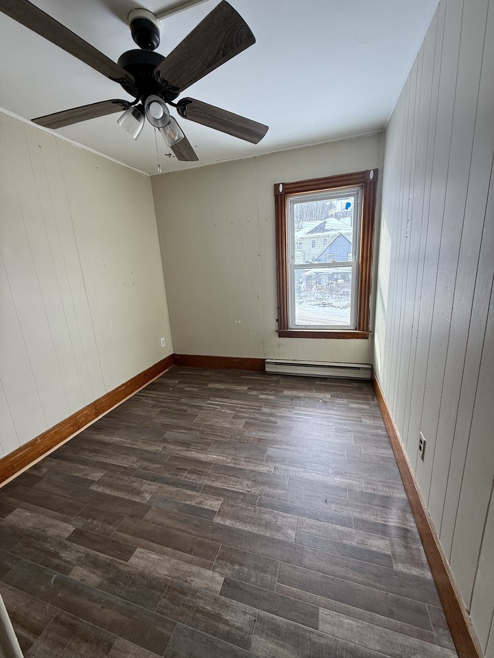 598 Sullivan St #3 - Photo 4 of 6