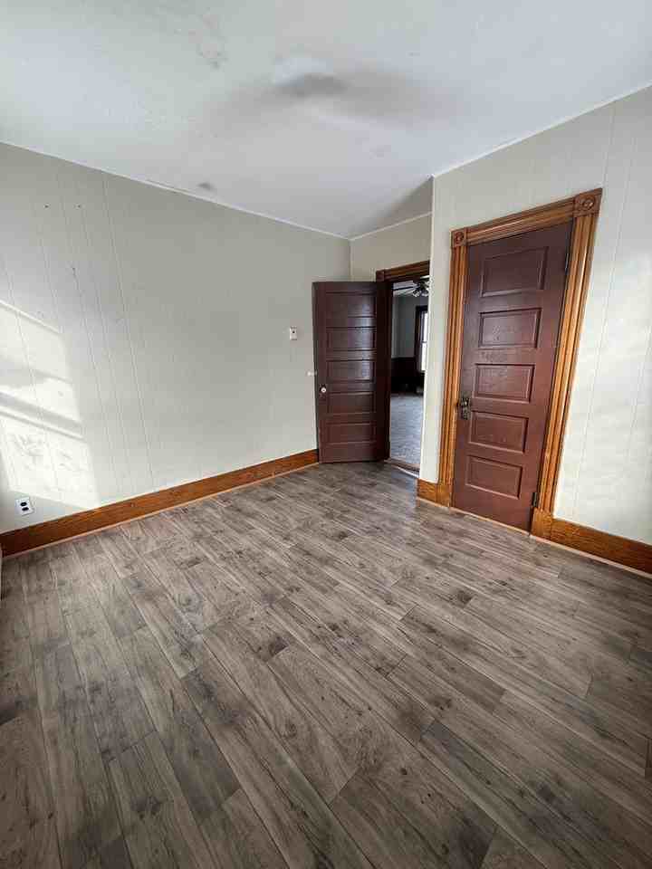 598 Sullivan St #3 - Photo 5 of 6