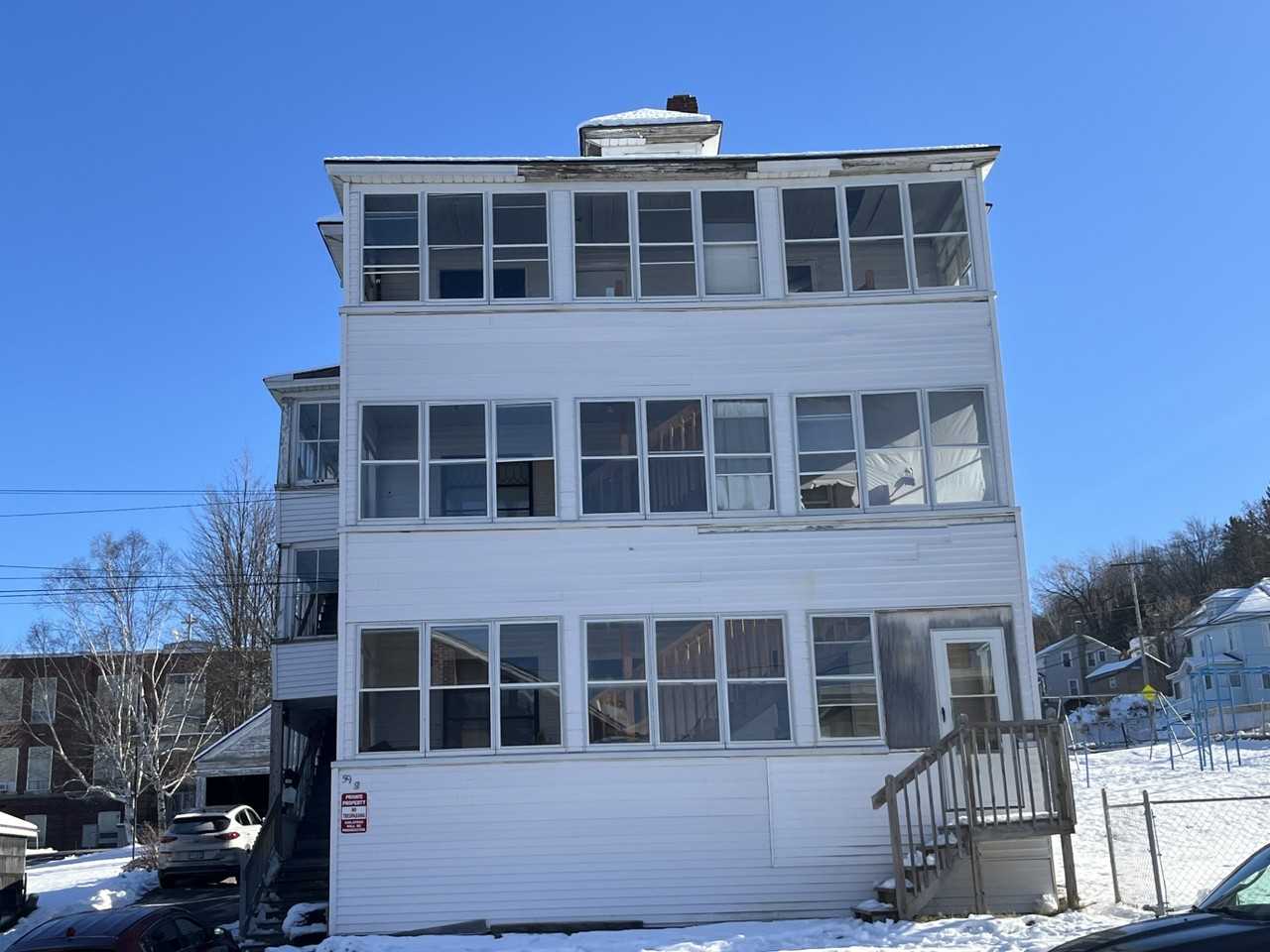 598 Sullivan St #3 - Photo 6 of 6