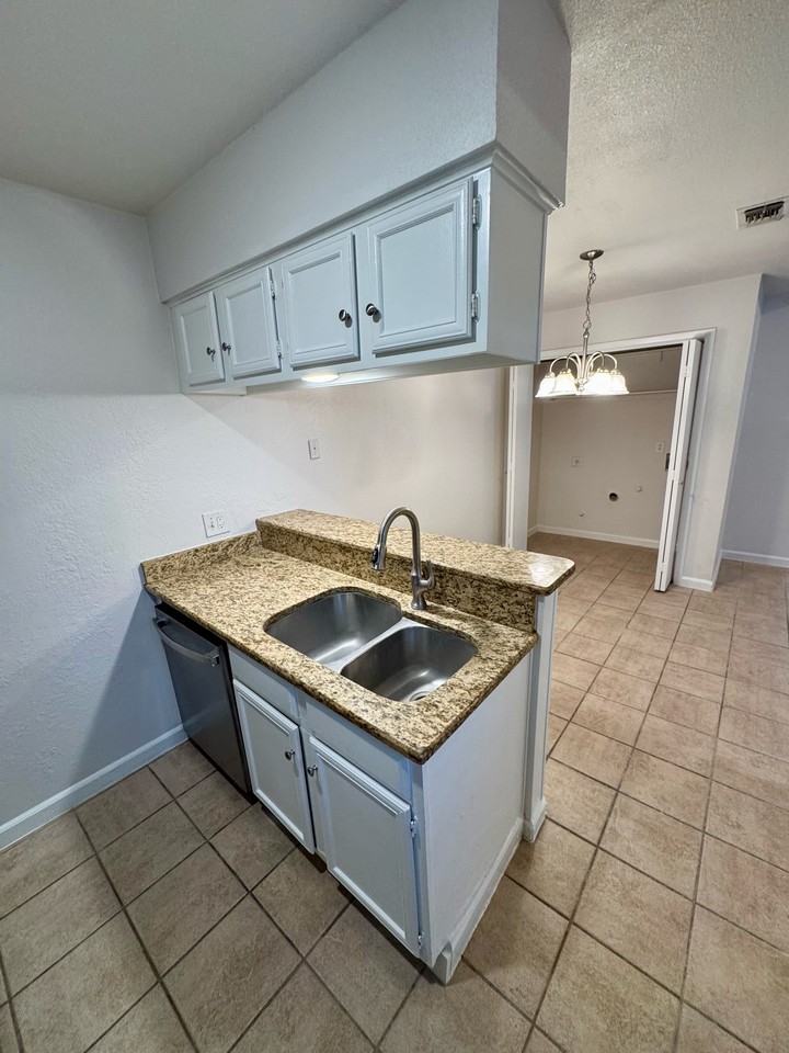 4019 Evergreen St #4019 - Photo 3 of 14