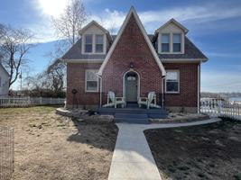 featured image of 1106 E 3rd St #1