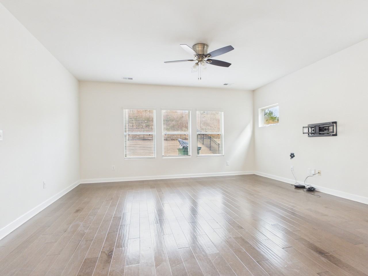 3941 Woodland View Dr #1 - Photo 7 of 26