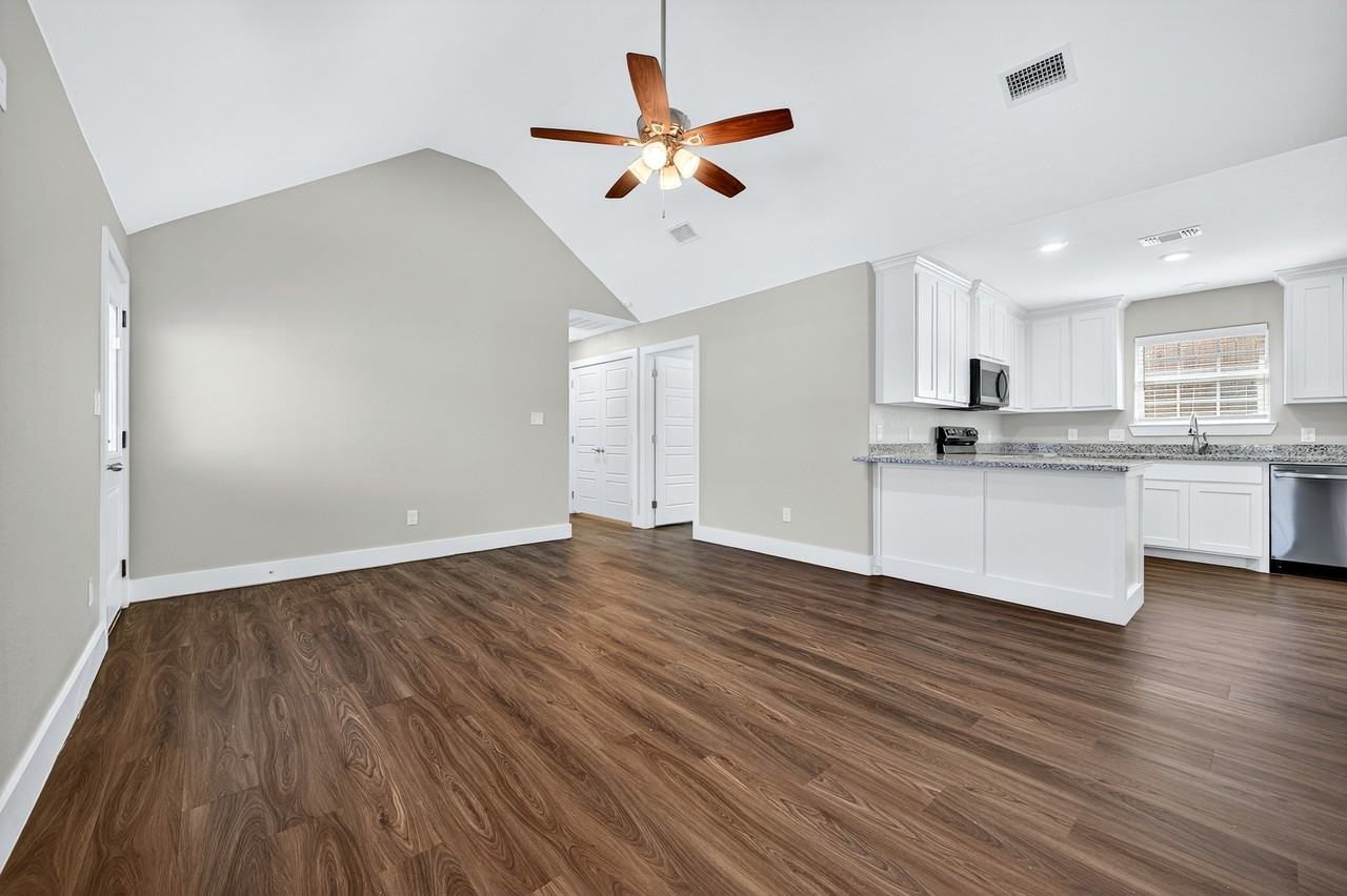 1016 Ray Dr #1 - Photo 4 of 19