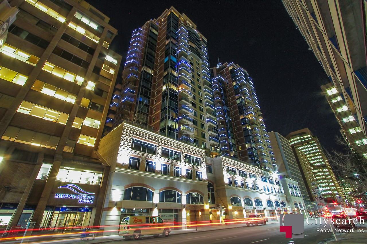 920 Five West - Photo 2 of 24