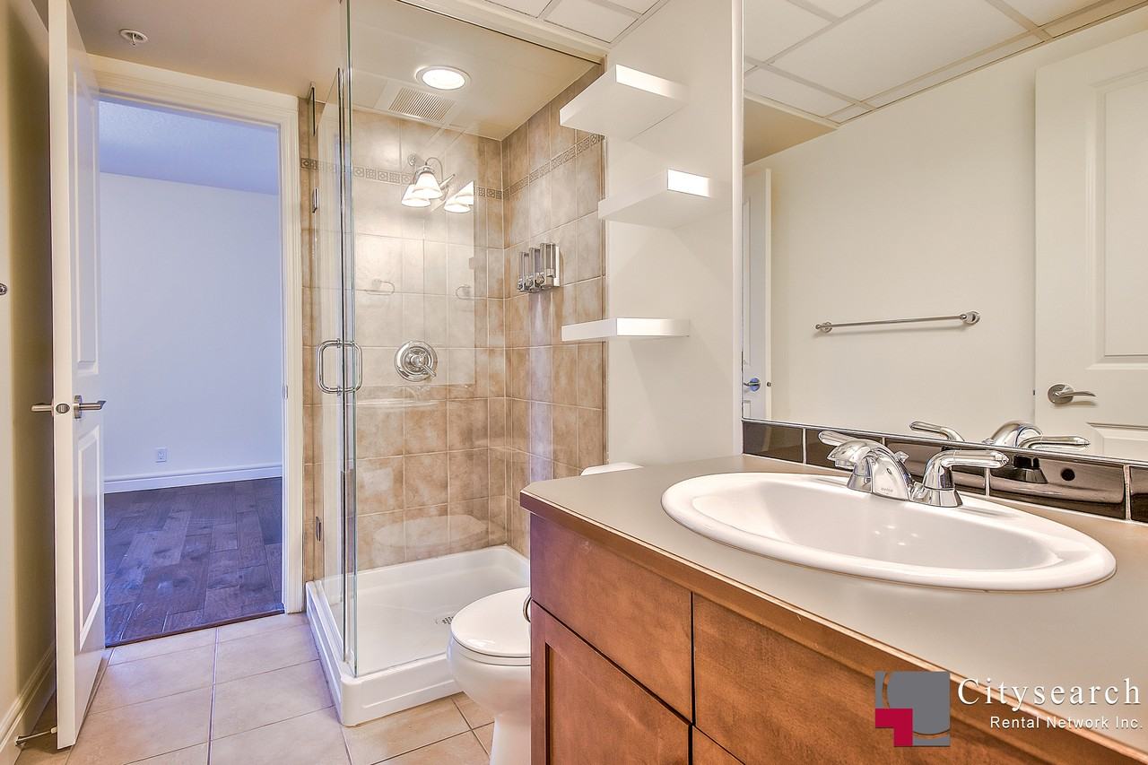 920 Five West - Photo 4 of 24