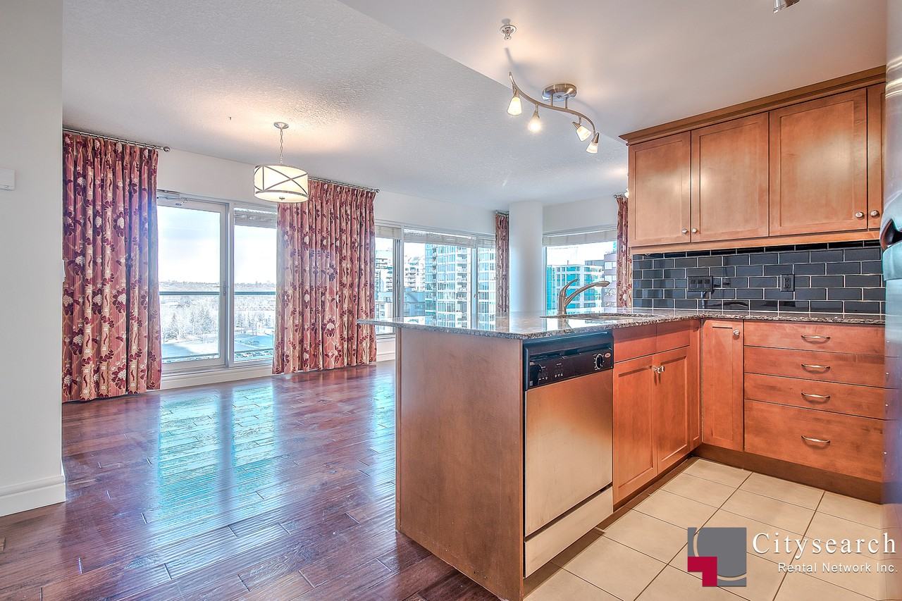 920 Five West - Photo 5 of 24