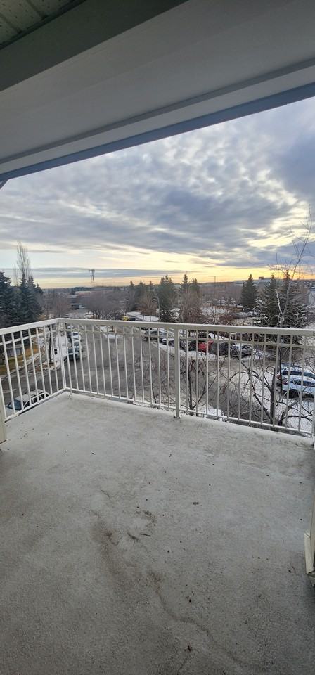 452, 35 Richard Court SW - 1 #1 - Photo 2 of 8