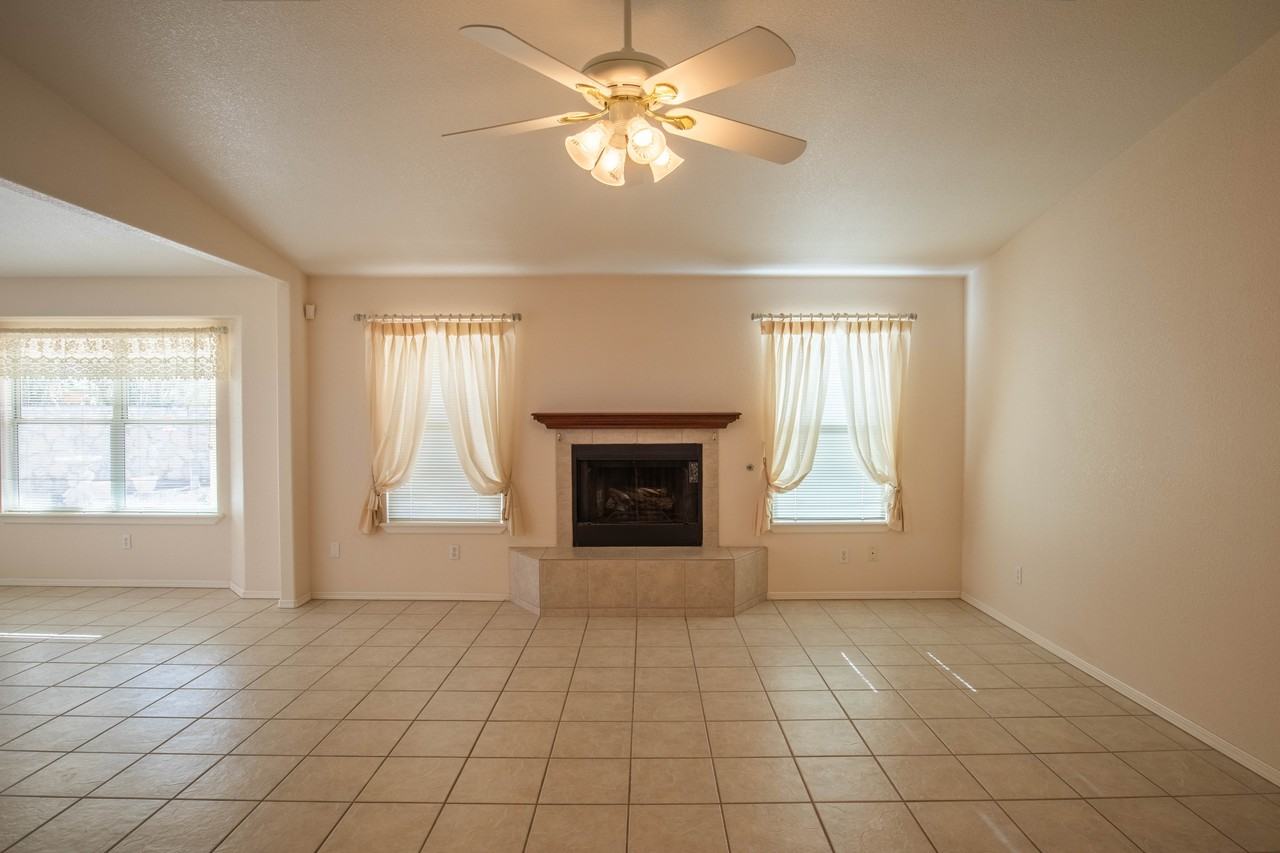 3916 Tiger Woods Dr #1 - Photo 4 of 23