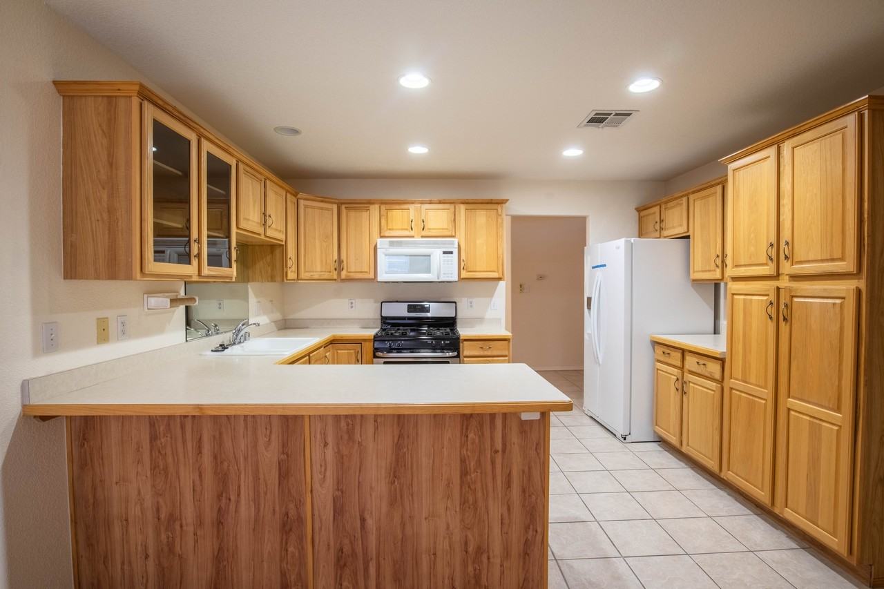 3916 Tiger Woods Dr #1 - Photo 7 of 23