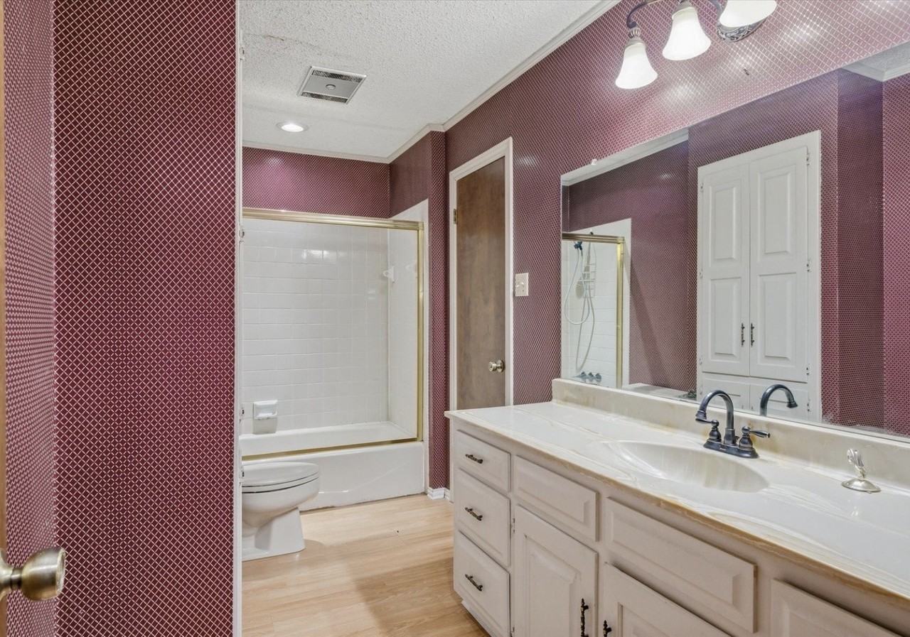 716 S Houston St #1 - Photo 6 of 22