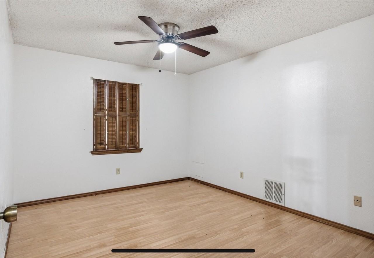 716 S Houston St #1 - Photo 7 of 22