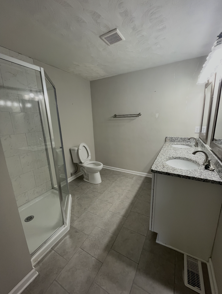 2221 Florida Ave #1 - Photo 3 of 9