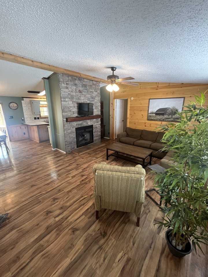 12 Ray Dr #1 - Photo 3 of 33