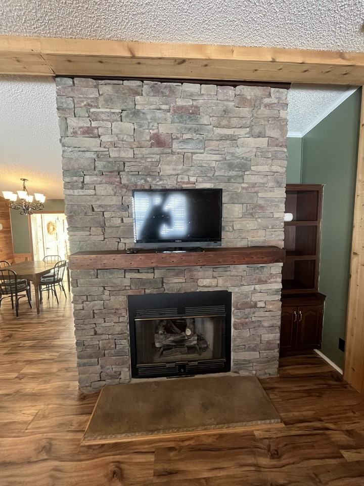 12 Ray Dr #1 - Photo 4 of 33