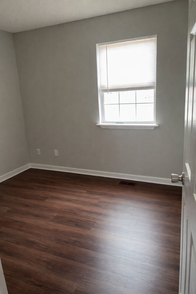 4386 Thrasher Cir #1 - Photo 5 of 17