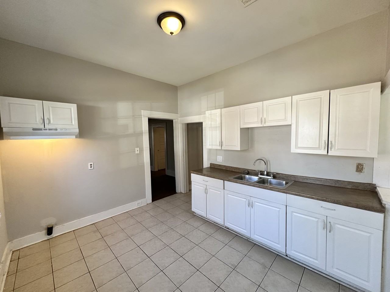 521 41st St #1 - Photo 2 of 10