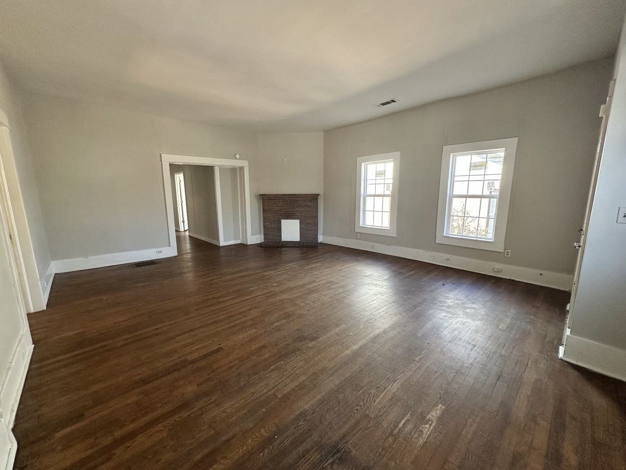 521 41st St #1 - Photo 4 of 10