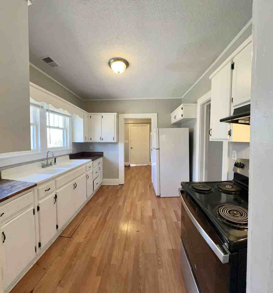 1307 3rd Ave N #1 - Photo 6 of 10