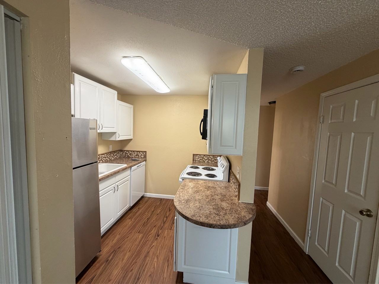 404 Belle Ave #2 - Photo 3 of 14