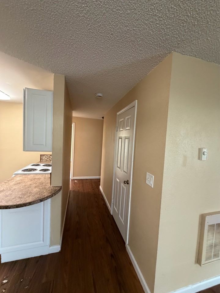 404 Belle Ave #2 - Photo 4 of 14