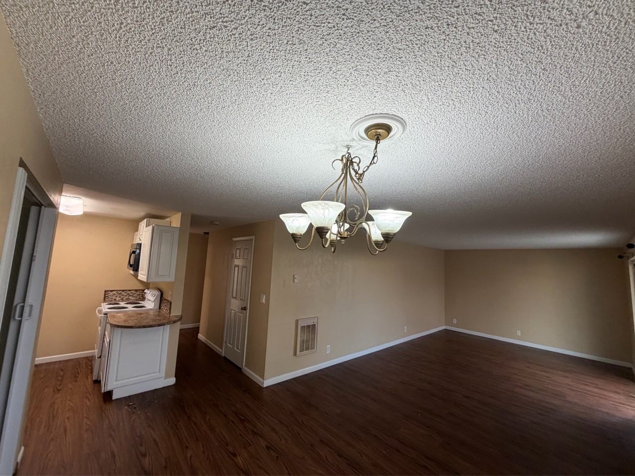 404 Belle Ave #2 - Photo 5 of 14