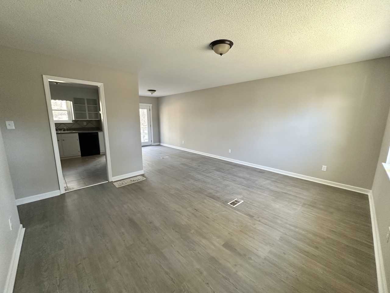 1736 6th St Nw #1 - Photo 3 of 13