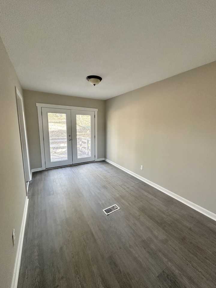 1736 6th St Nw #1 - Photo 4 of 13