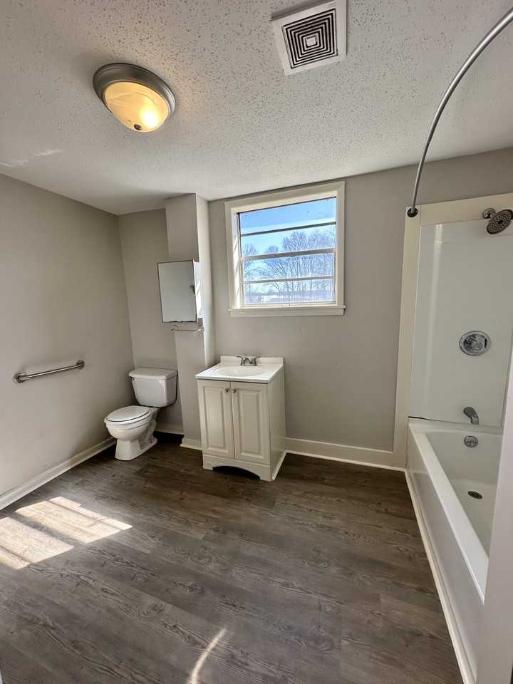 1126 Escambia St #1 - Photo 7 of 10